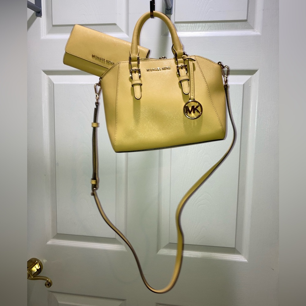 Daisy Yellow Michael Kors Ciara satchel